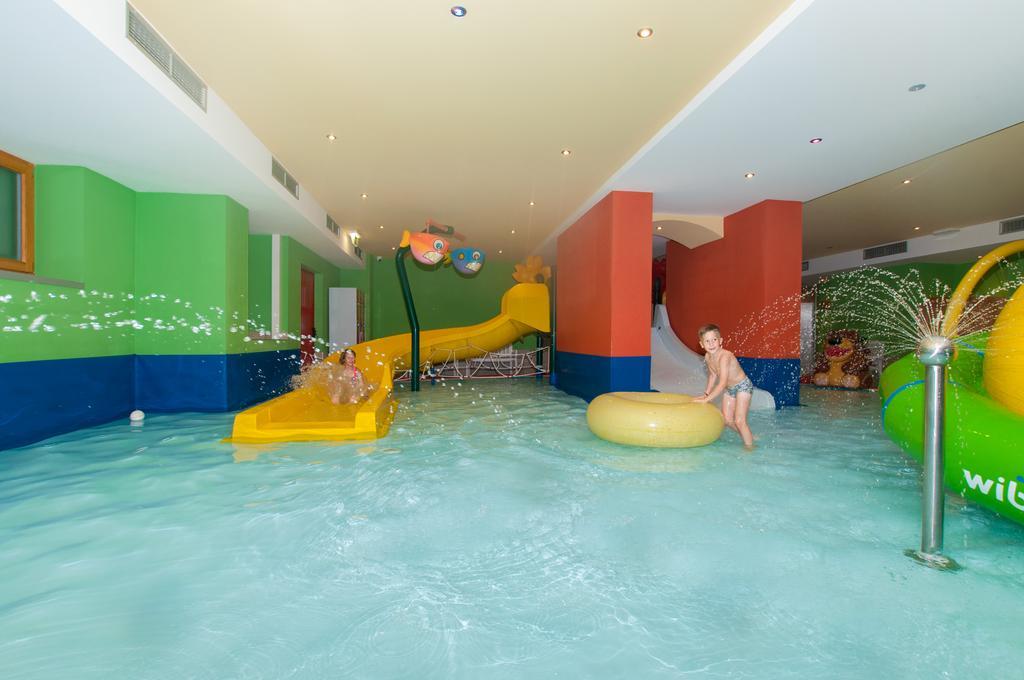 Hotel Val Di Sole ميتزانا المظهر الخارجي الصورة