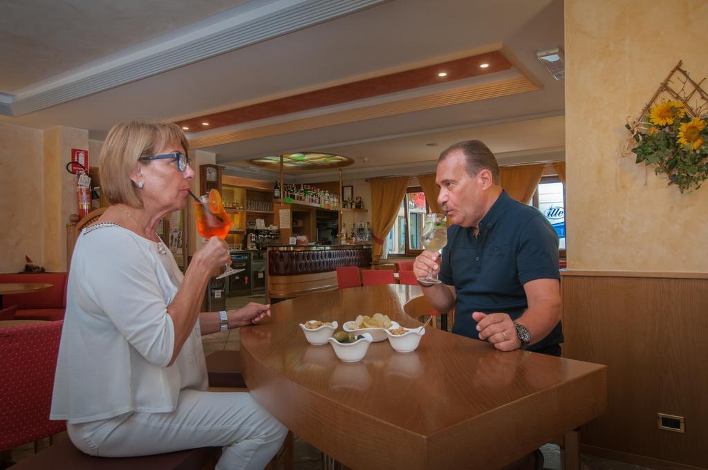 Hotel Val Di Sole ميتزانا المظهر الخارجي الصورة