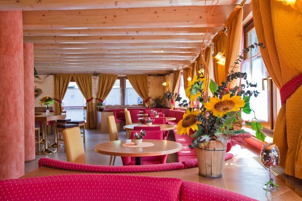 Hotel Val Di Sole ميتزانا المظهر الخارجي الصورة